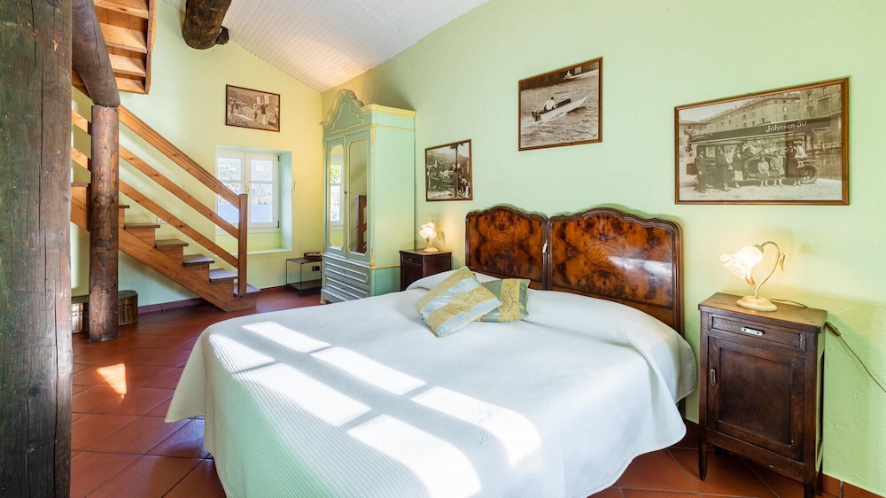 Villa photo 3