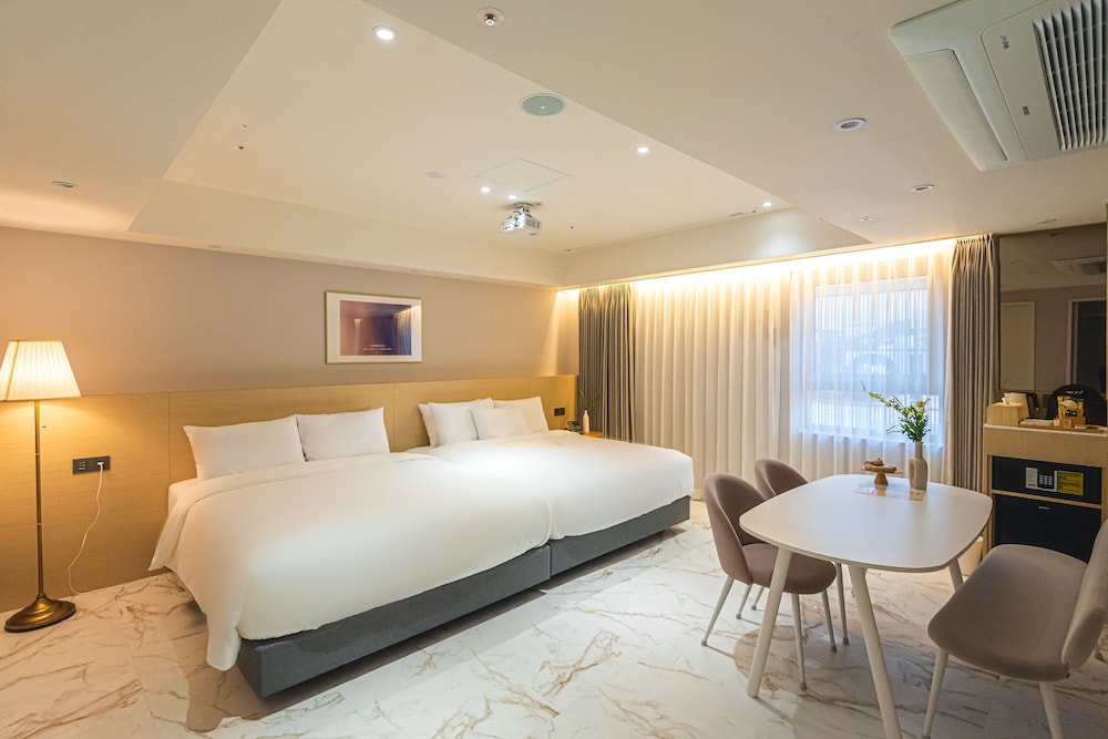 Family Aqua Suite Twin photo 1