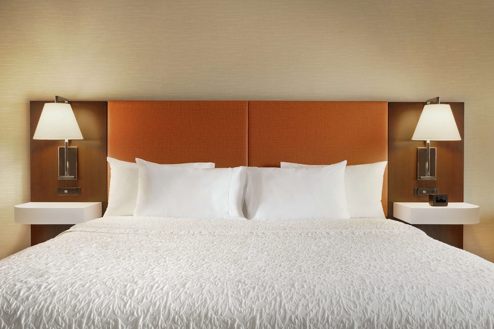 Suite, 1 King Bed, Non Smoking - Photo 3