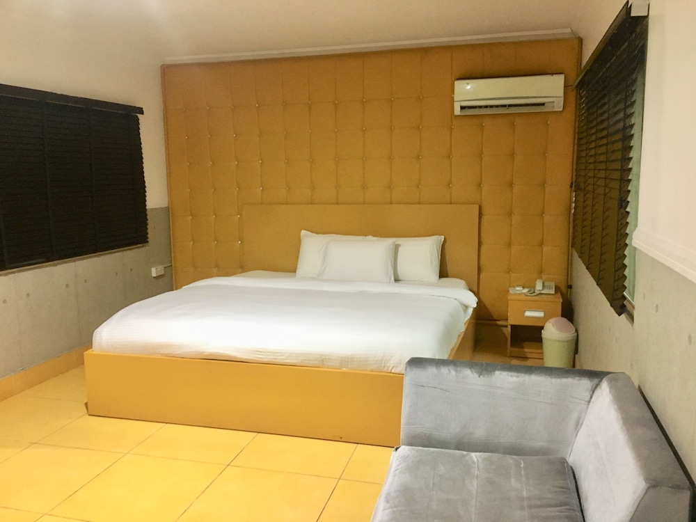 Executive Room - Photo 2