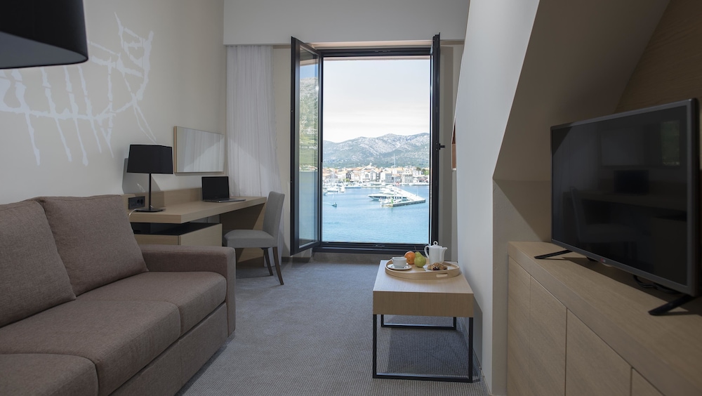 Superior suite with seaside balcony - Photo 8