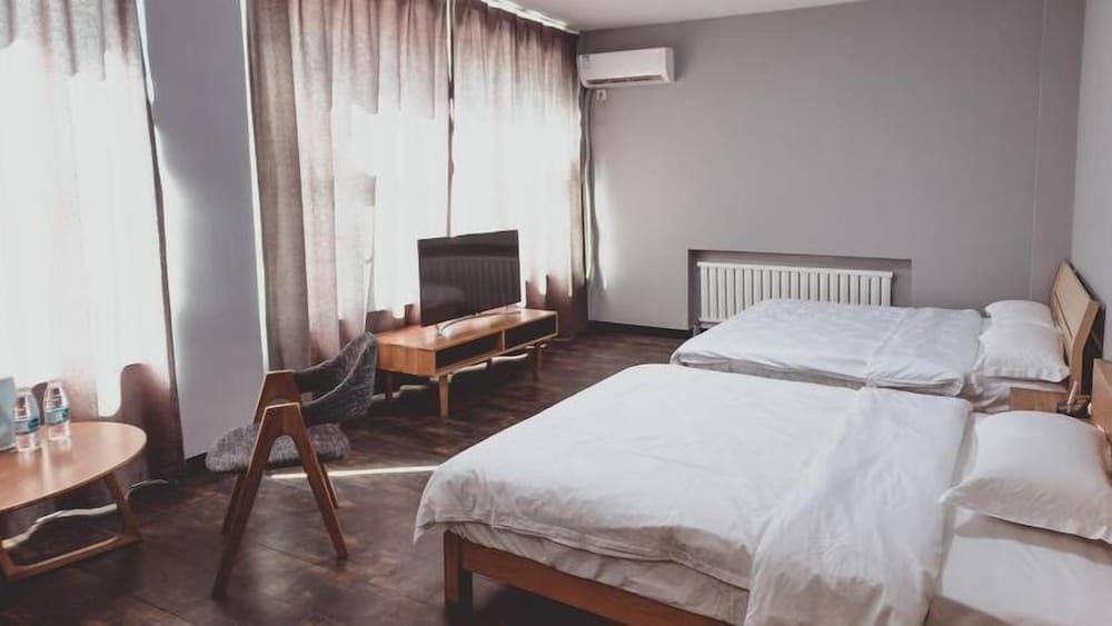 Family Quadruple Room, City View photo 3