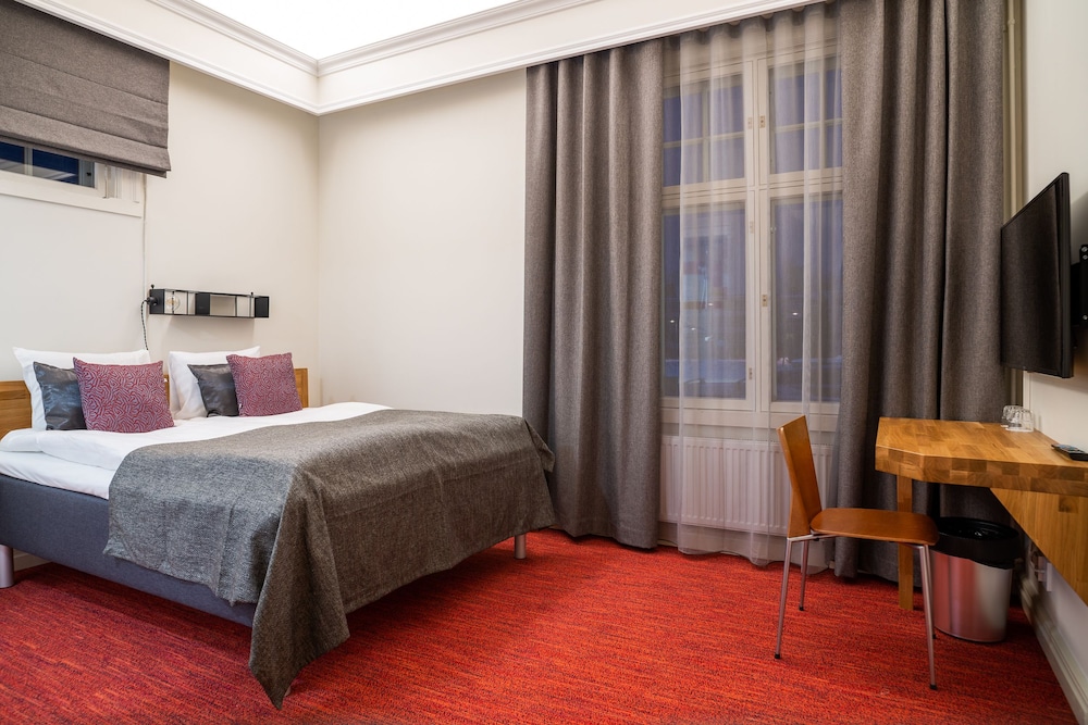 Comfort Room, 1 Queen Bed - Photo 8