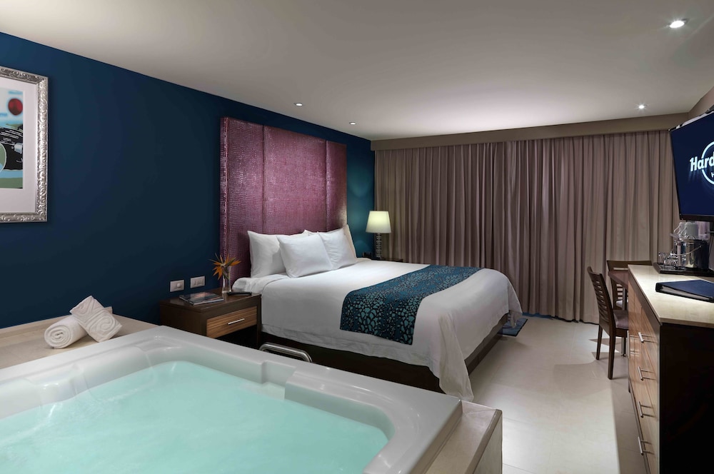 Deluxe Room, 1 King Bed