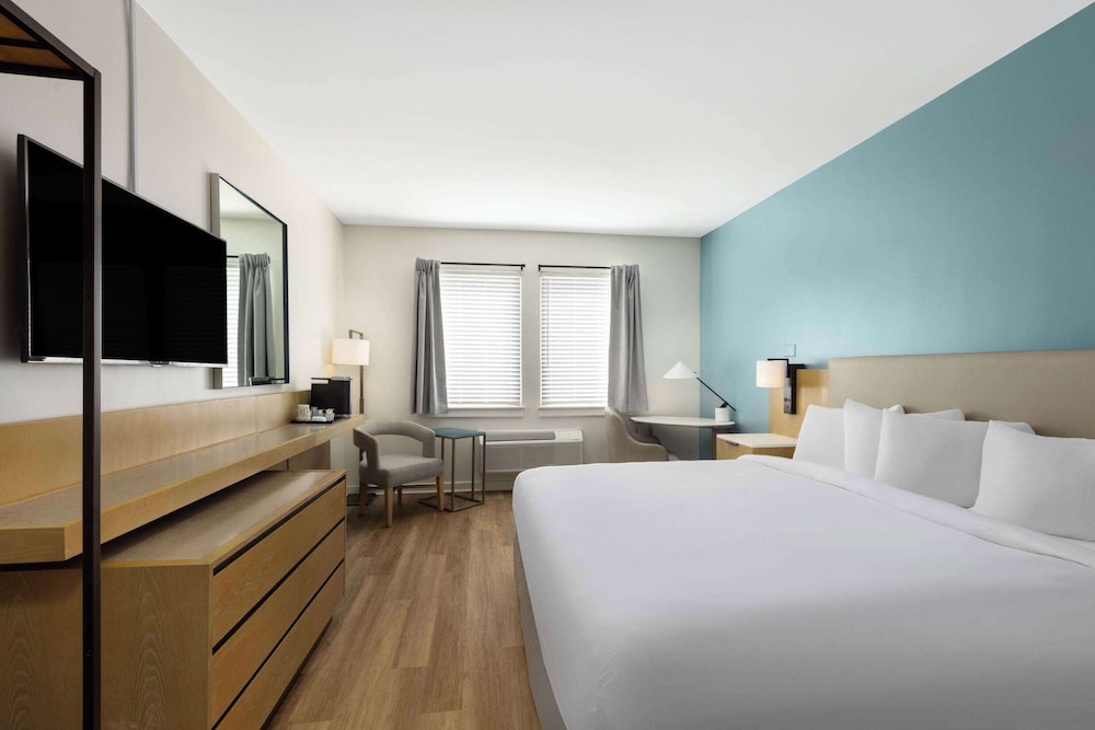 Room, 1 King Bed, Non Smoking - Photo 1