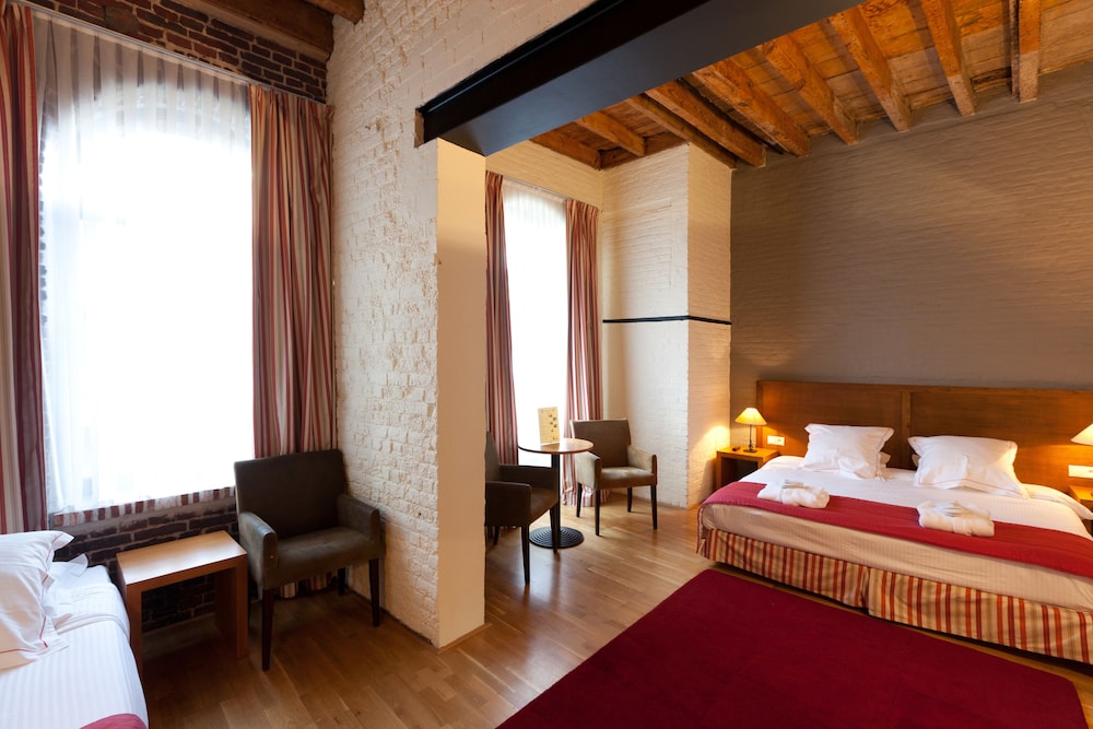Deluxe Double or Twin Room, Canal View photo 2