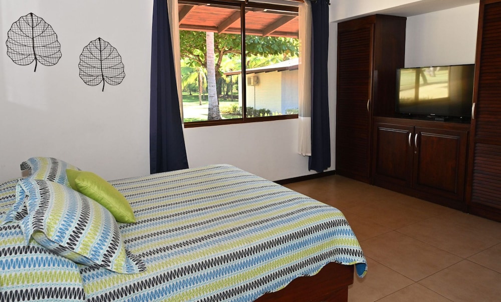 Junior Villa, Poolside photo 3