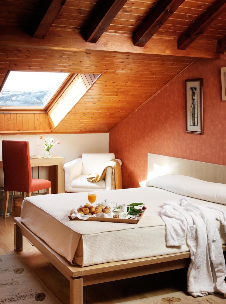 Superior Double or Twin Room photo 3