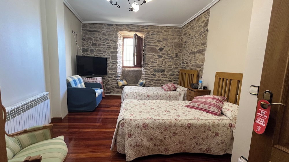 Twin Room - Photo 1