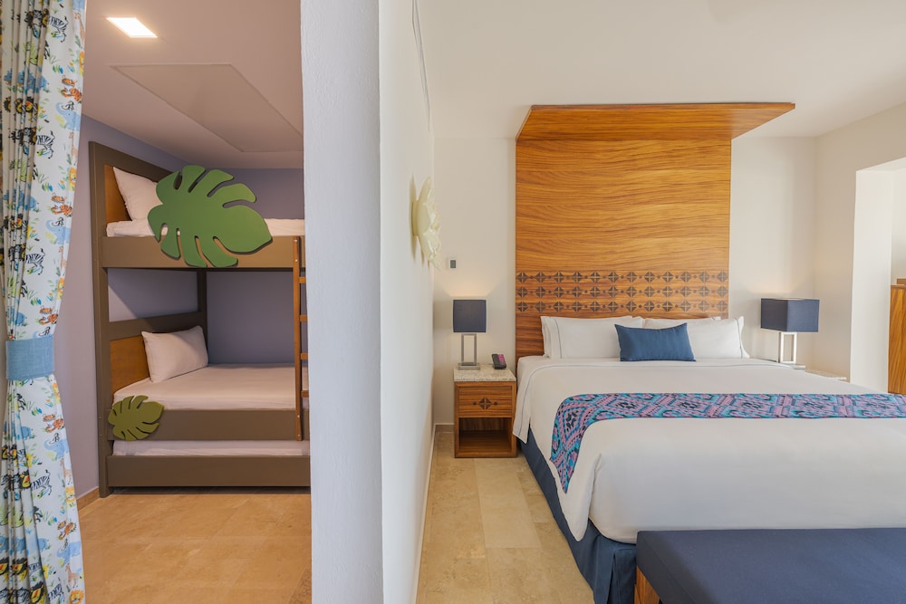 Sapphire Room
