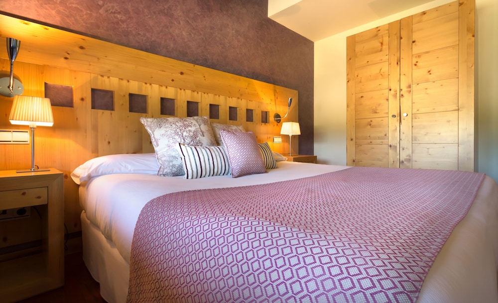 Duplex Junior Suite + hot tub + free wifi (1 adult)