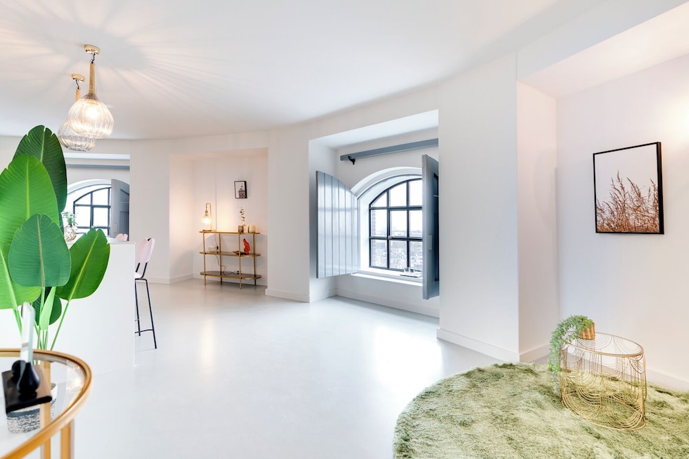 Deluxe Penthouse photo 3
