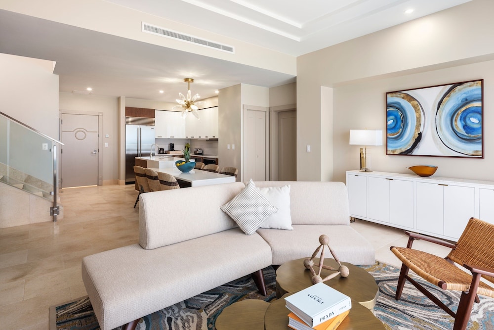 2 Bedroom Residence, Penthouse, Oceanfront, Jobson's Cove