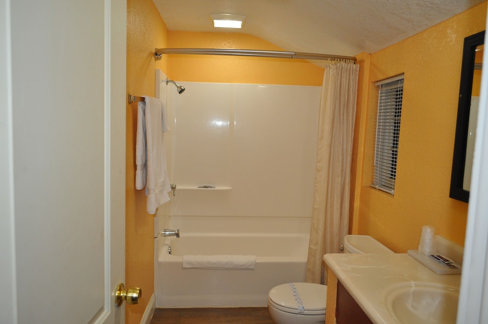 Two double beds non smoking photo 2