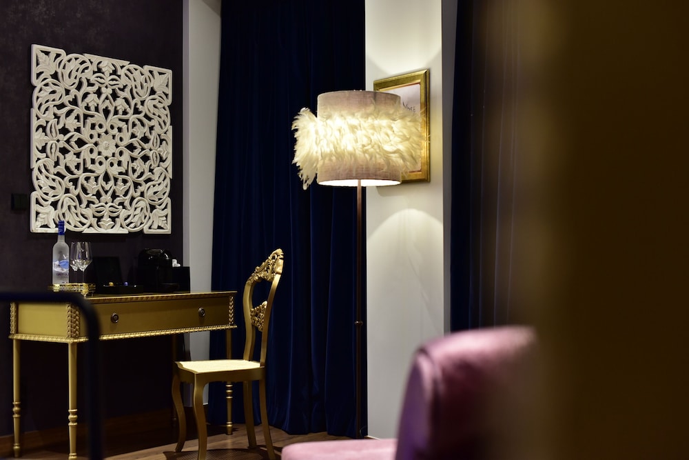 Velvet Room - Photo 3