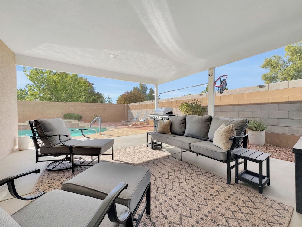 House, Multiple Beds, Pool Access, Pool View (153rd Surprise)