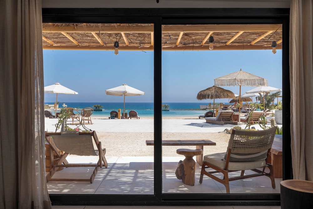 Suite, Sea View