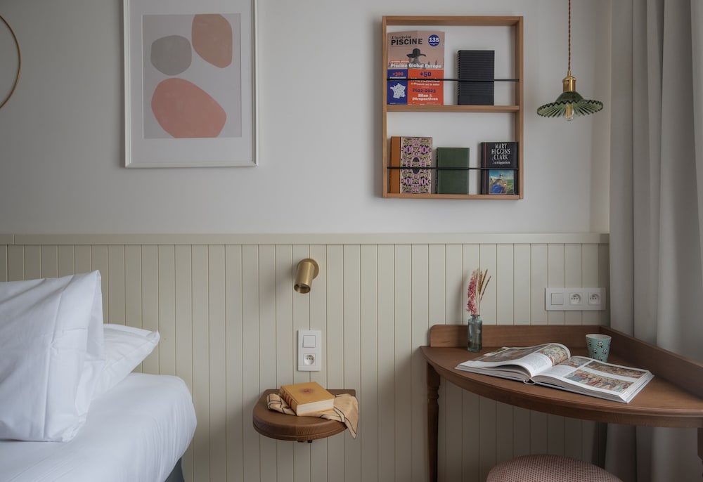 Standard Twin Room - Photo 2