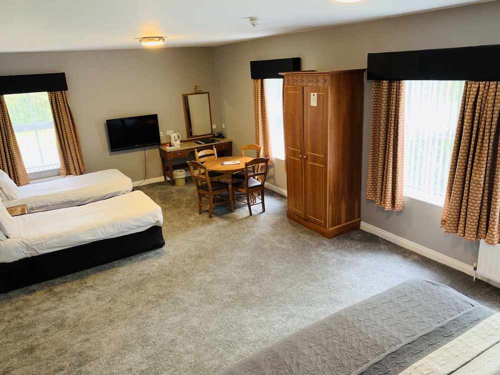 Superior Suite, Ensuite photo 3