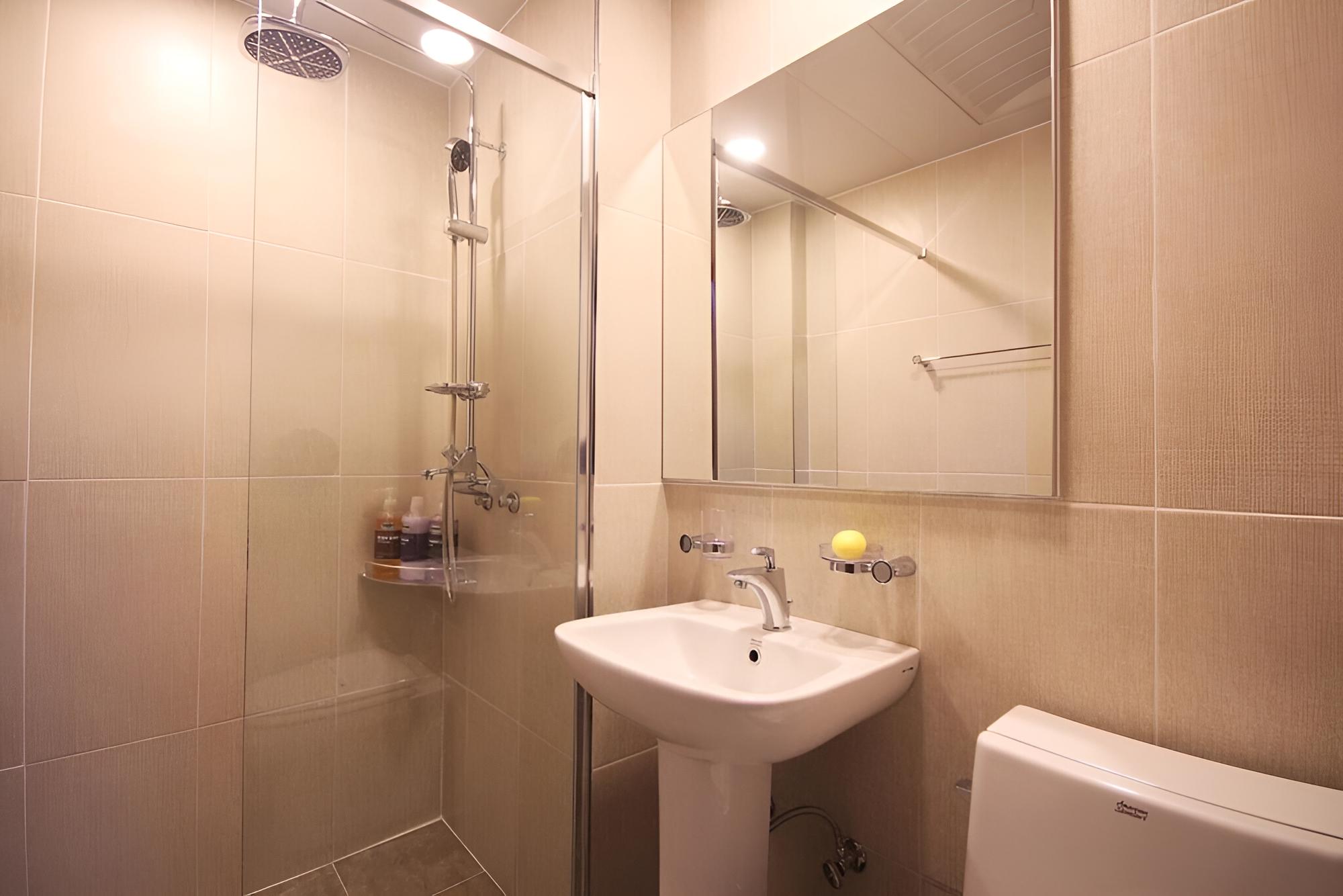 Room (Standard Room) - Photo 13