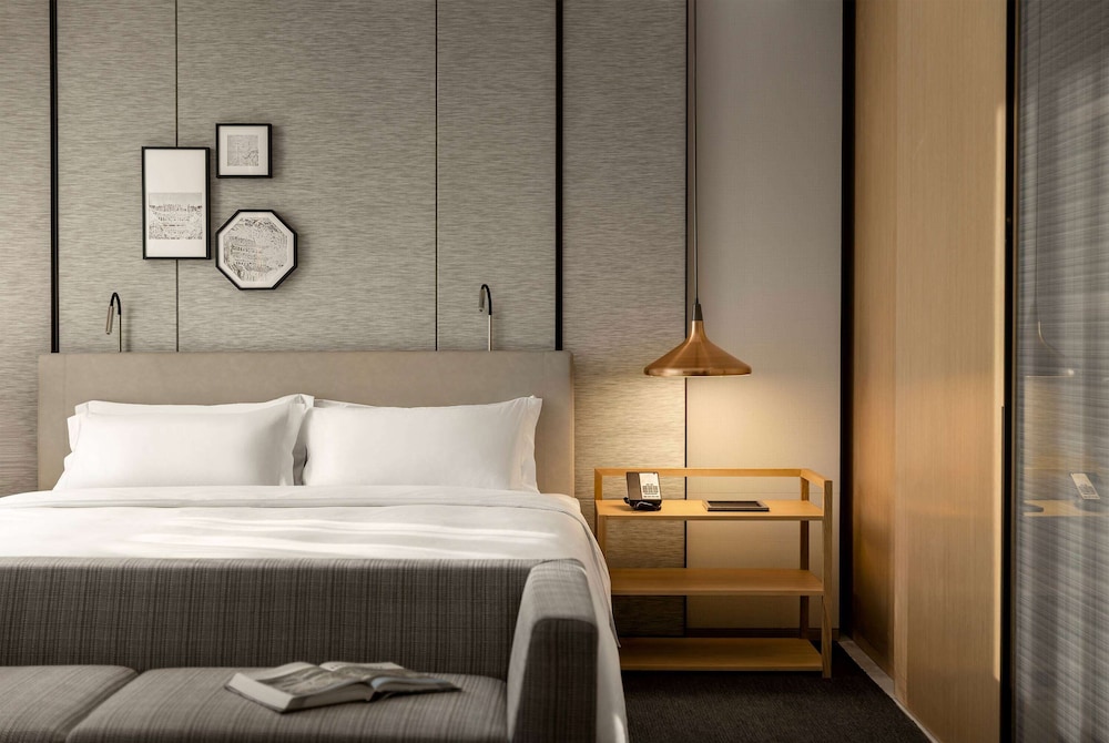 Superior Room, 1 Queen Bed, Smoking photo 1