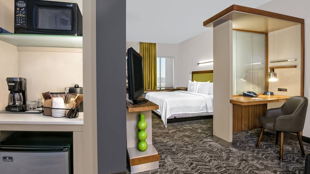 Room - Photo 3