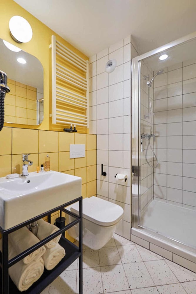 Standard Double Room - Photo 2
