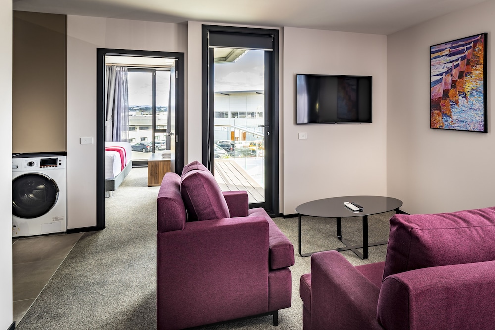 One Bedroom Suite - Photo 5