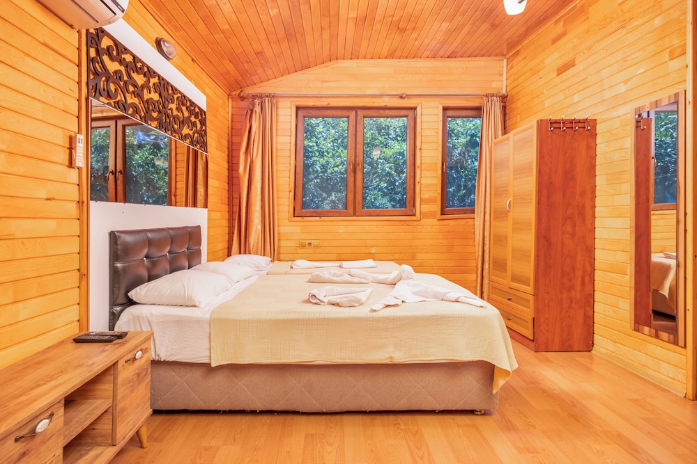 Deluxe Double Room, Courtyard View photo 3