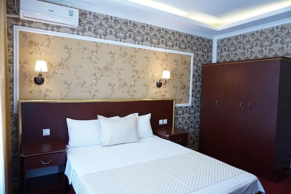 Standard Double Room, City View