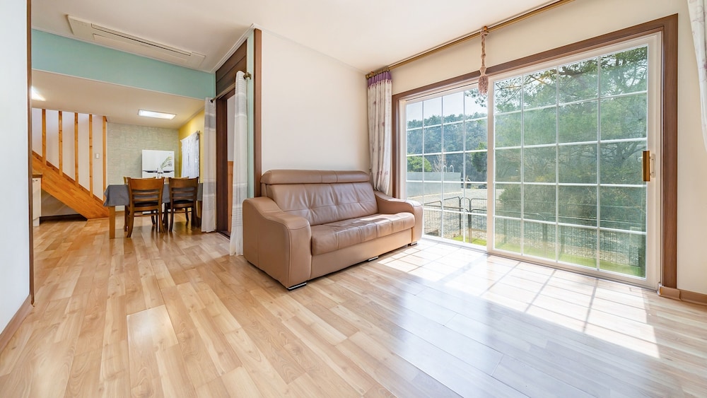 Basic Room, 2 Bedrooms (Neodobam Tree (with Pet/BBQ))