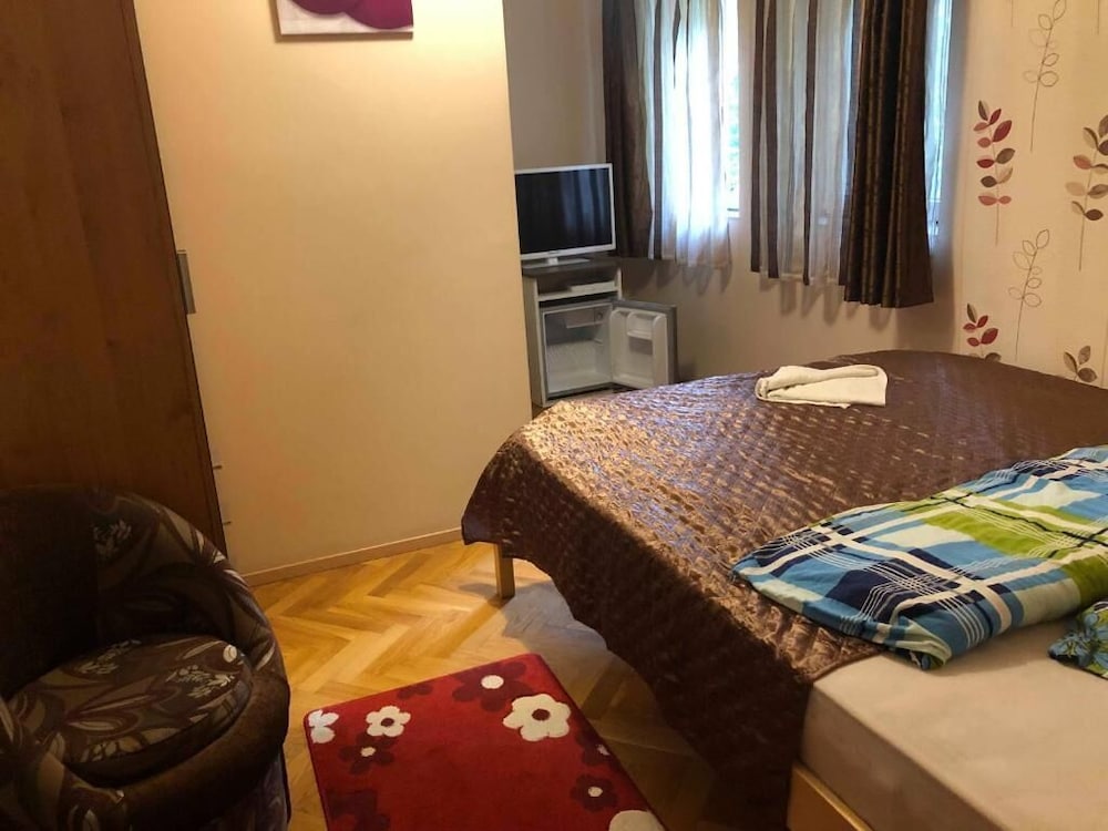 Classic Room, 1 Bedroom, 1 Queen Bed photo 1
