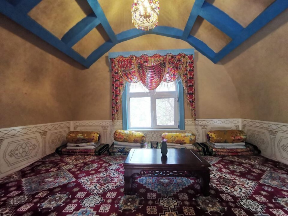 Basic Triple Room, Courtyard View