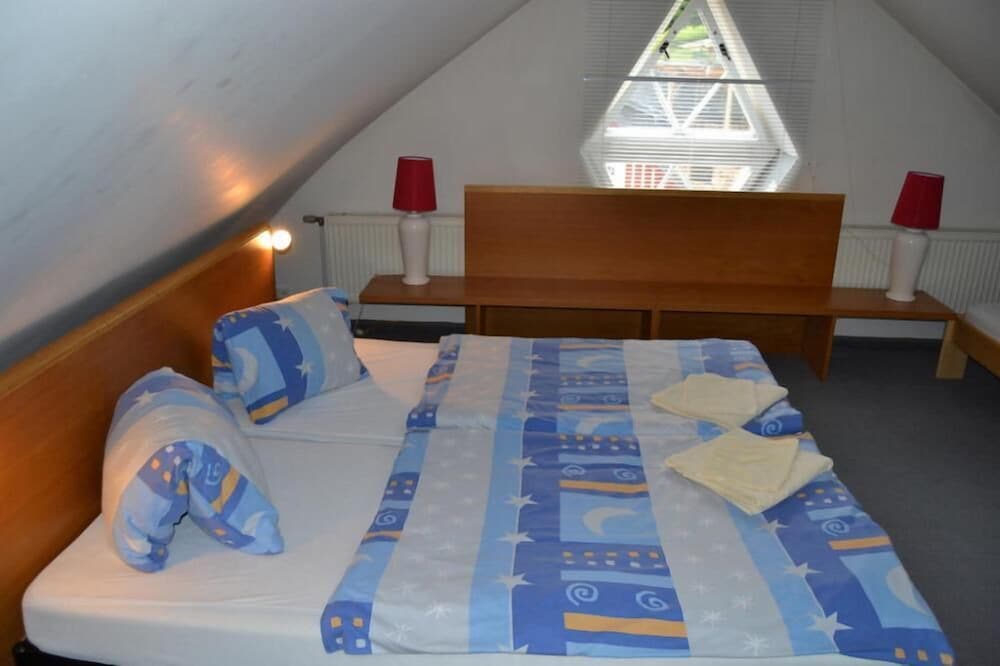 Apartment, 3 Bedrooms, Terrace photo 1
