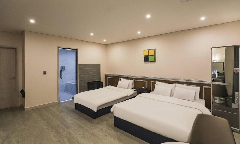 Luxury Twin Room