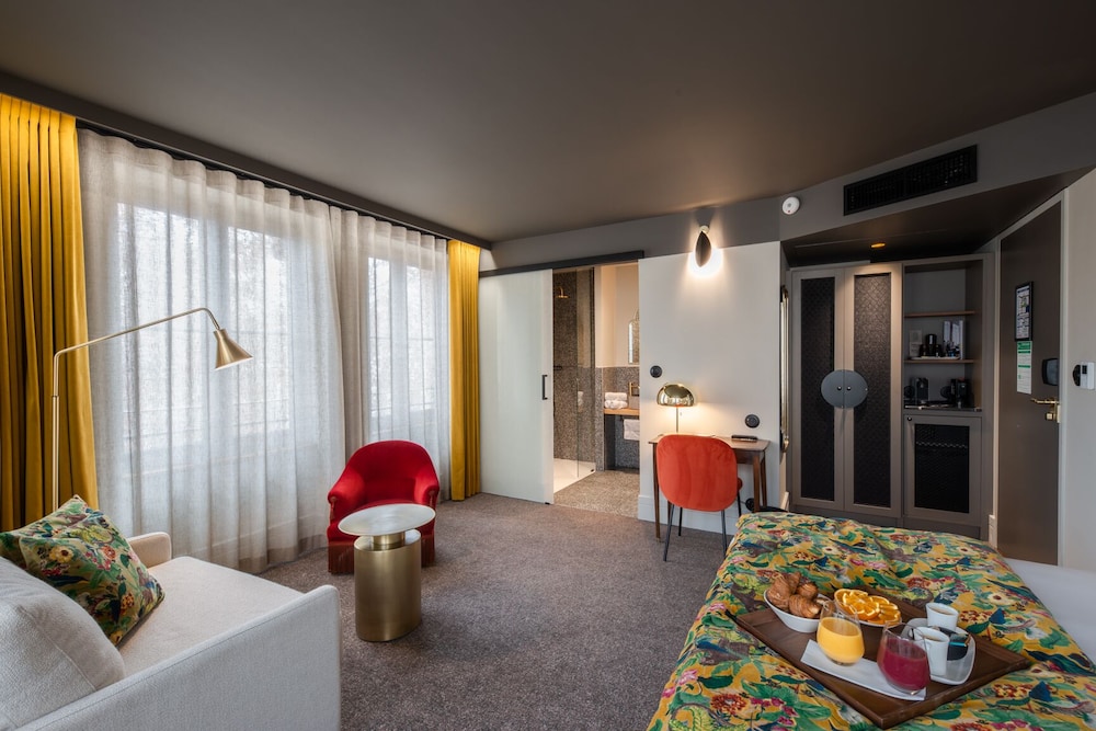 Junior Double Room, City View (La Signature) photo 2