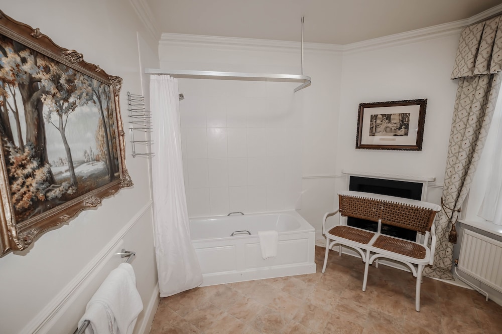 Standard Room, 1 Queen Bed, Non Smoking (Canopy Bed) - Photo 14