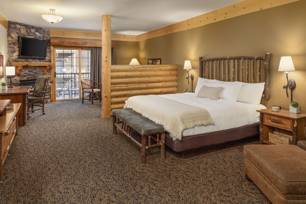 1 King Fireplace Suite