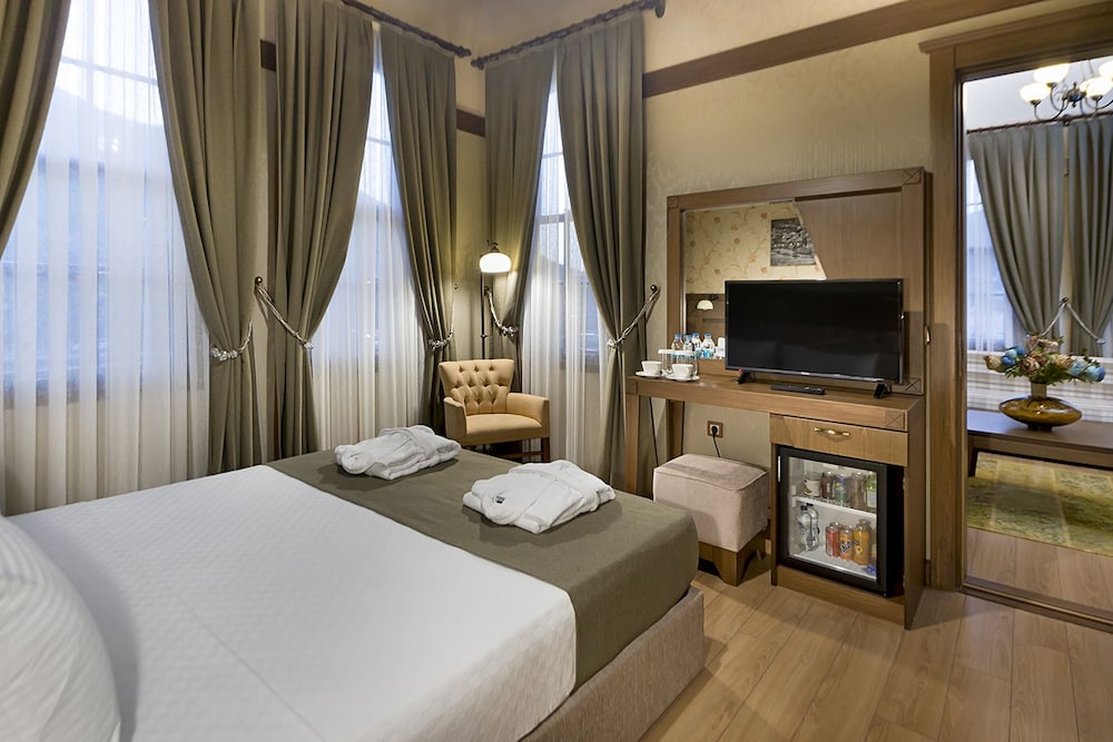 Deluxe Suite, River View photo 3