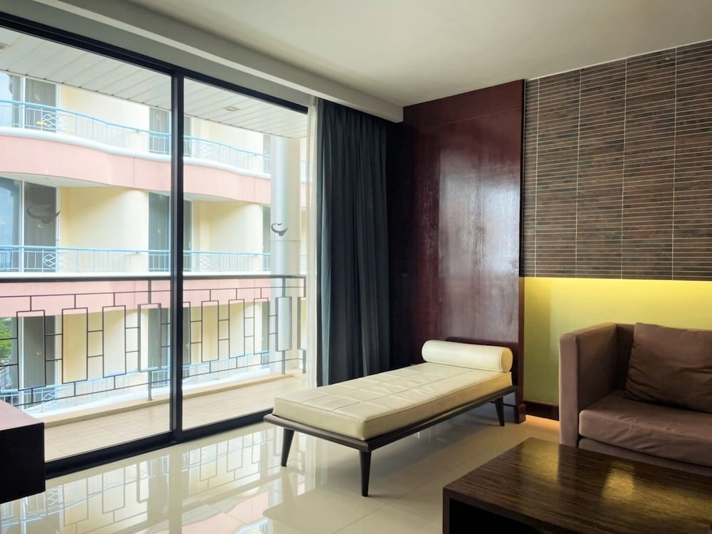 Mini Suite Room thumbnail 6