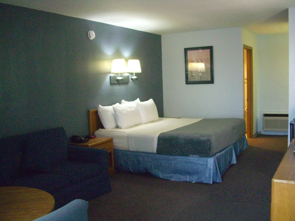 Deluxe Room, 1 King Bed, Ground Floor photo 2