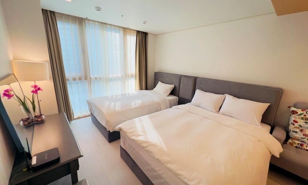 Family Twin Room - Photo 3