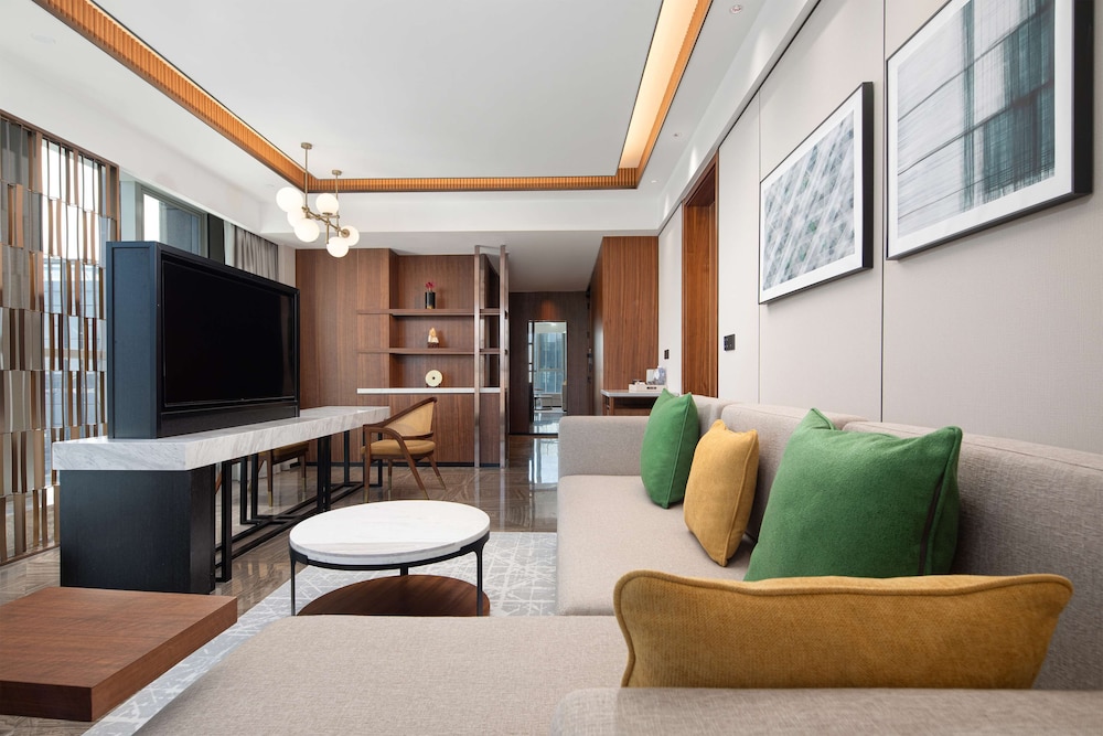 Deluxe Suite, 1 King Bed