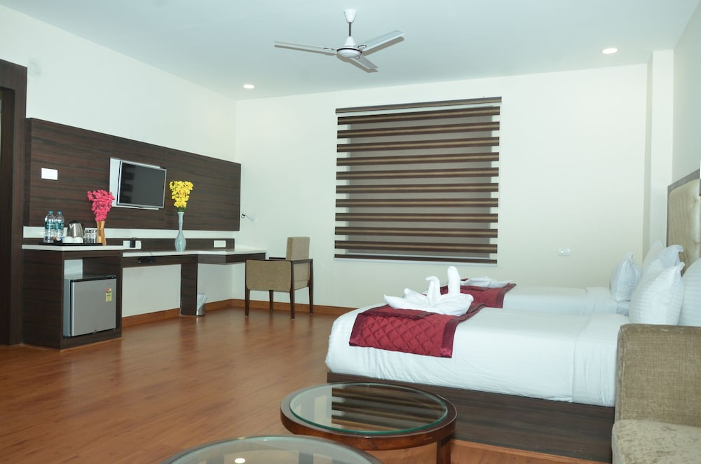 Executive Room, 1 Bedroom, Smoking, Refrigerator photo 3