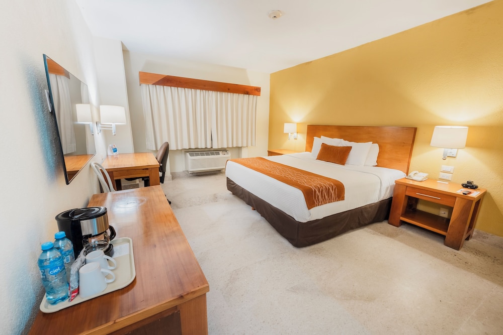 Standard Room, 1 King Bed - Photo 6