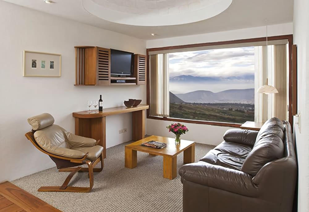 Luxury Suite, Balcony, Mountain View photo 2
