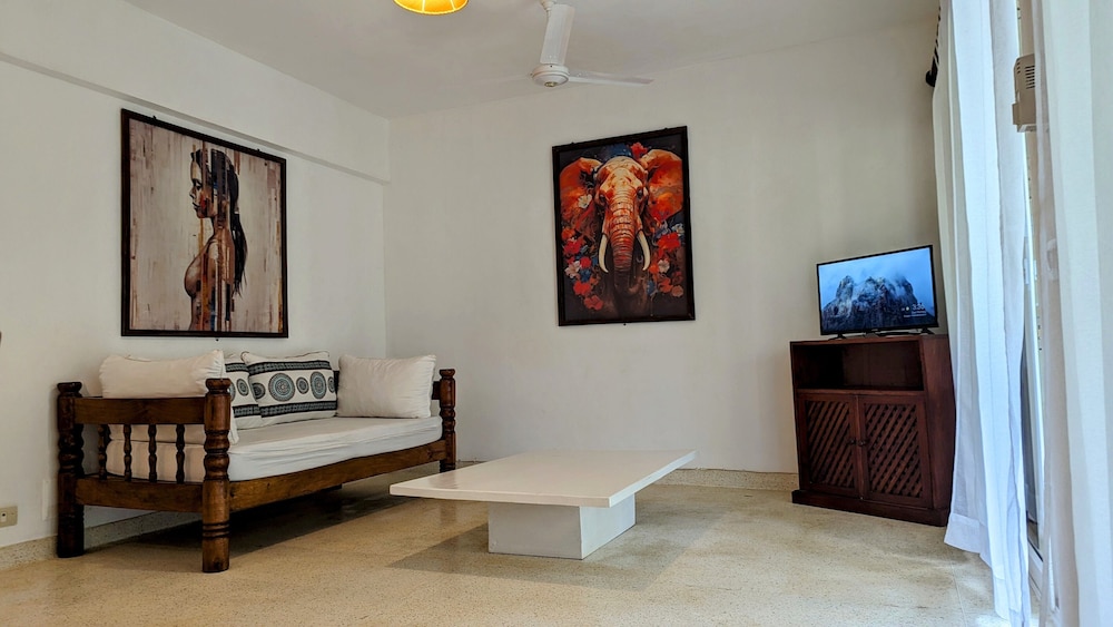 Traditional Suite, 1 Bedroom, Garden View, Ground Floor - Photo 1