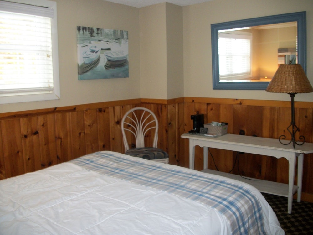 Room, 1 Bedroom, Lake View (Annex 21)