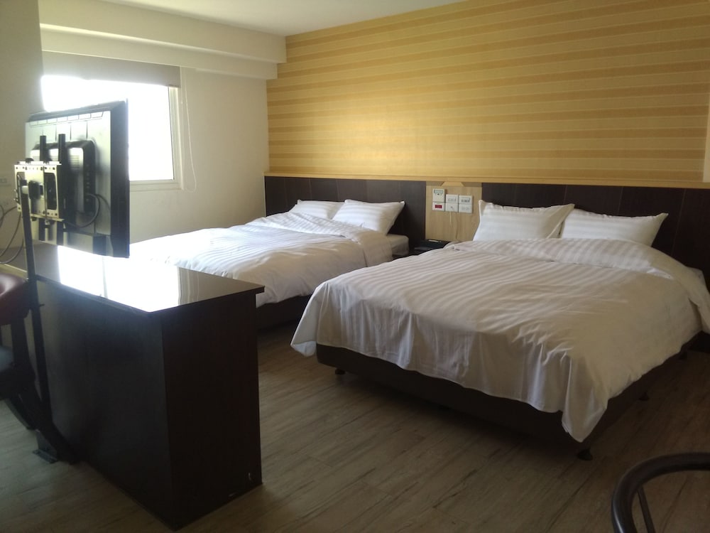 Deluxe Quadruple Room, Multiple Beds, Non Smoking photo 1