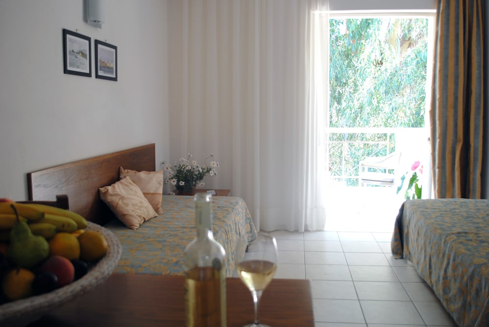 Apartment, 1 Bedroom (2-4 Adults) photo 3